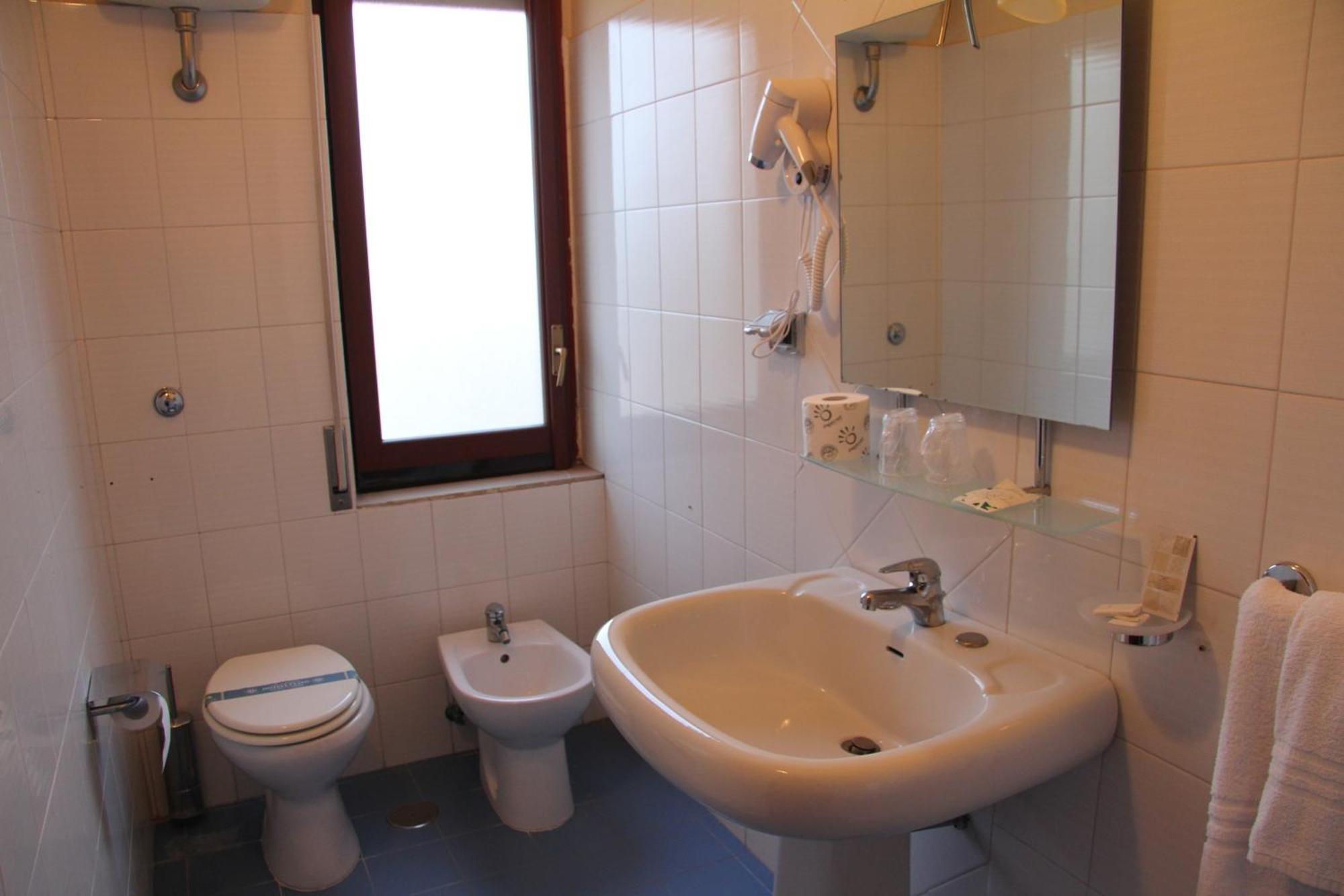 Hotel La Casa Del Pellegrino SantʼAnastasia Esterno foto