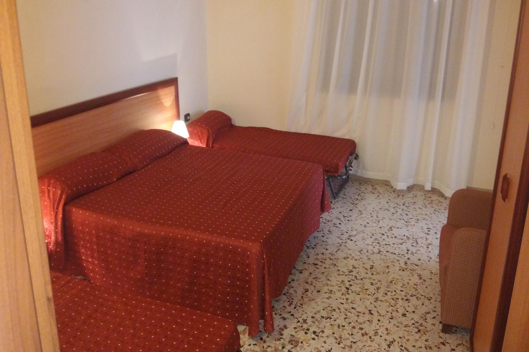 Hotel La Casa Del Pellegrino SantʼAnastasia Esterno foto