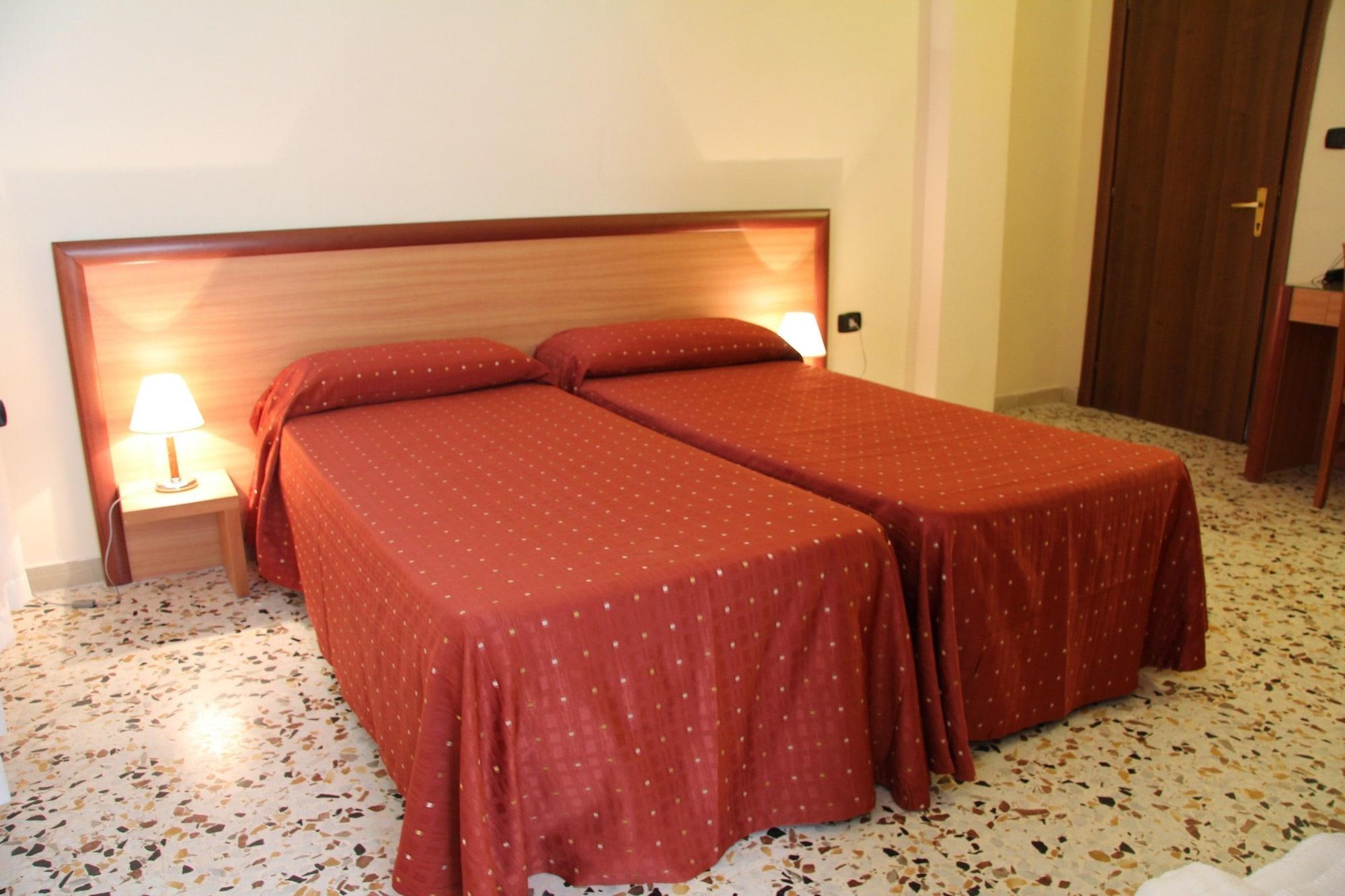 Hotel La Casa Del Pellegrino SantʼAnastasia Esterno foto