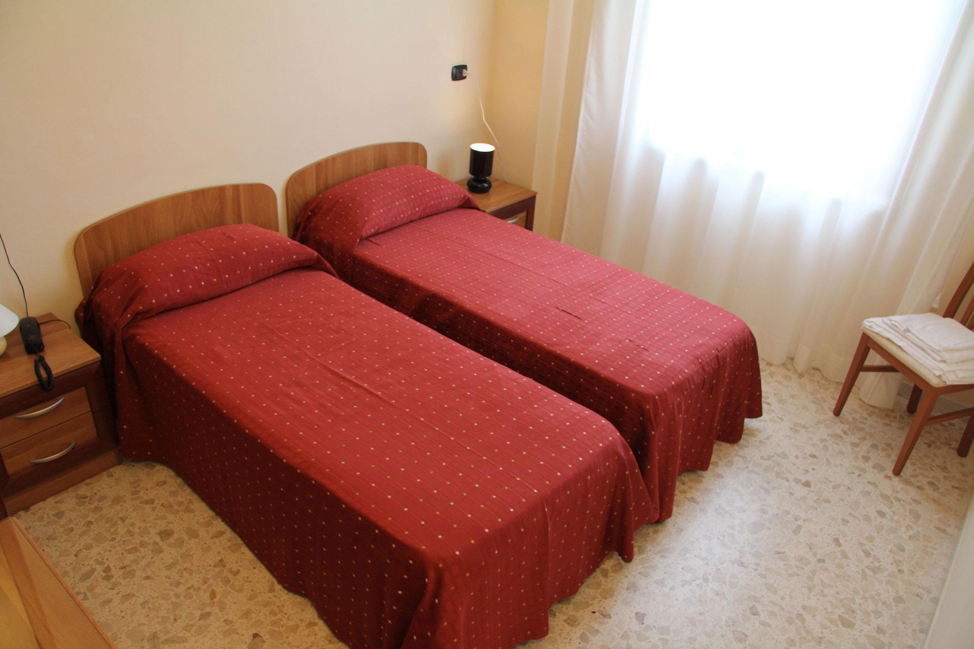 Hotel La Casa Del Pellegrino SantʼAnastasia Esterno foto