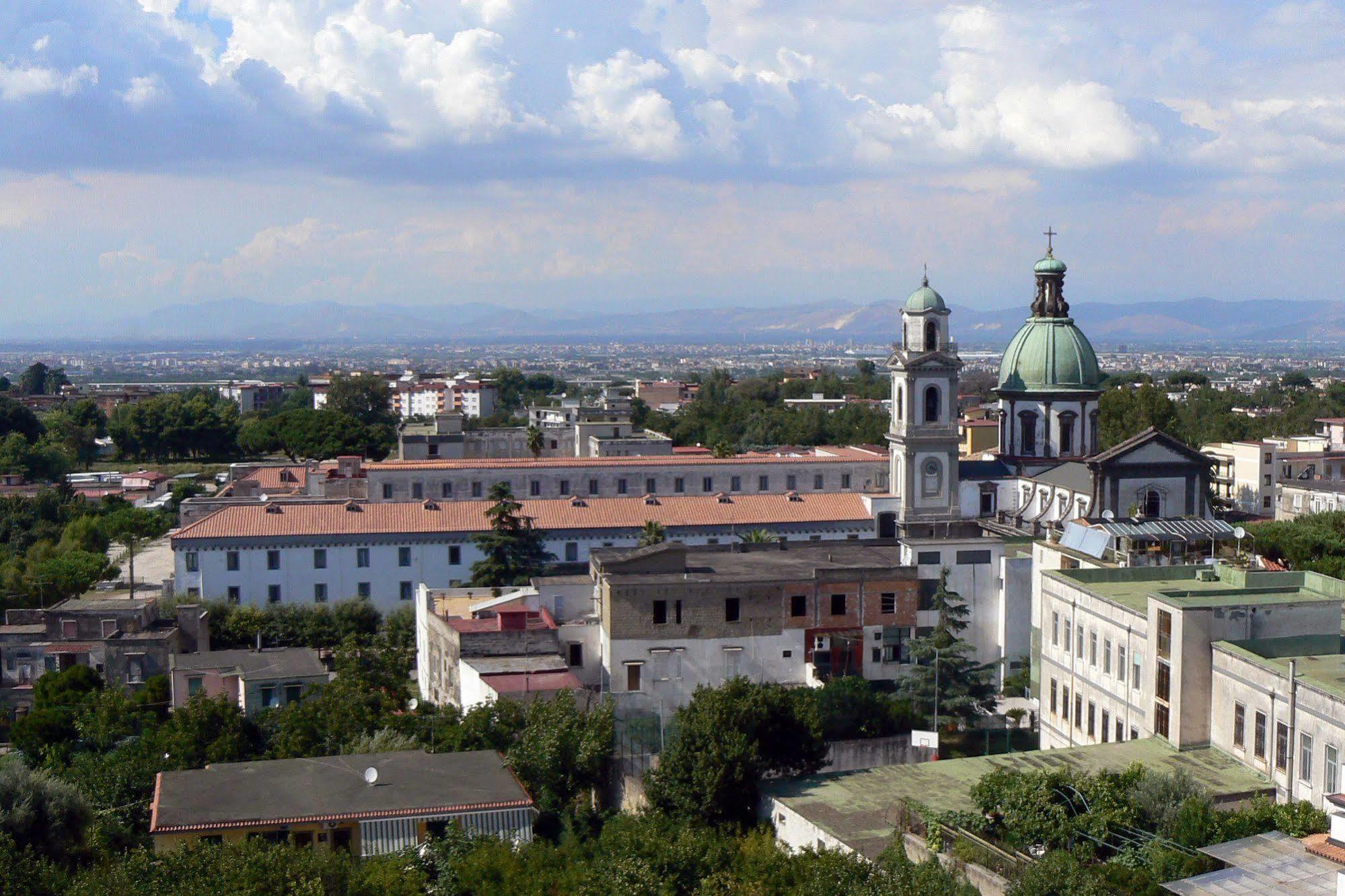Hotel La Casa Del Pellegrino SantʼAnastasia Esterno foto