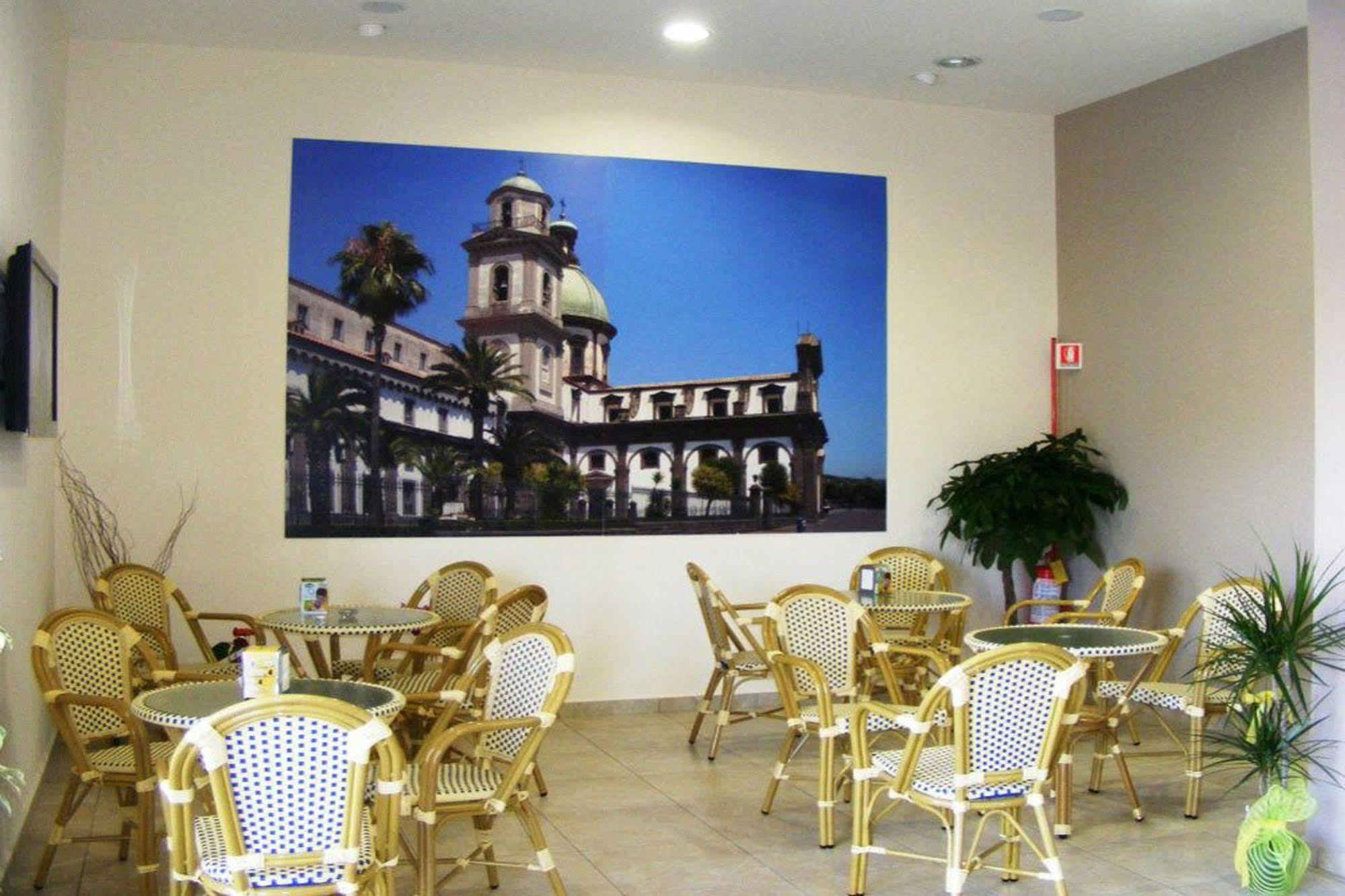 Hotel La Casa Del Pellegrino SantʼAnastasia Esterno foto