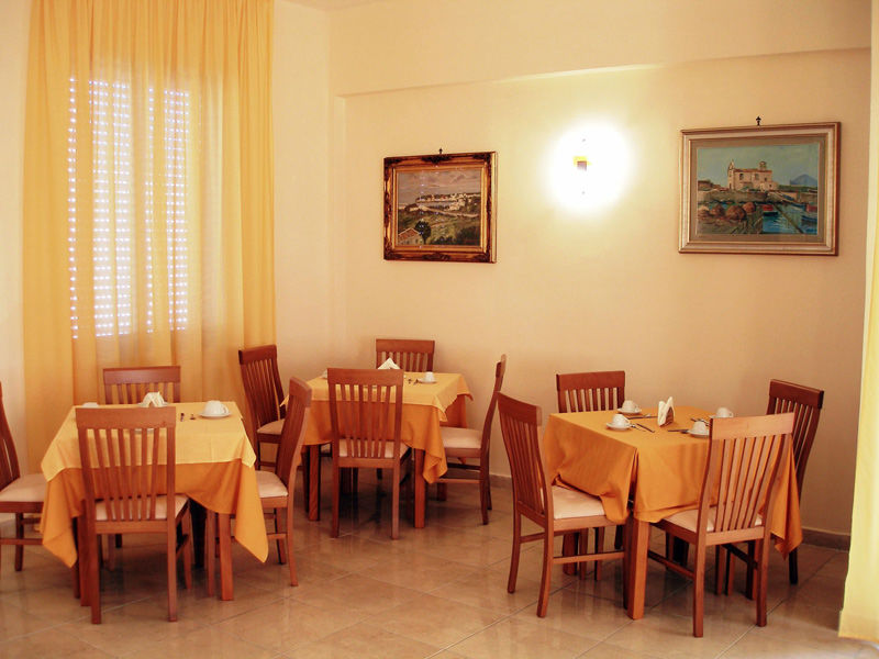 Hotel La Casa Del Pellegrino SantʼAnastasia Esterno foto