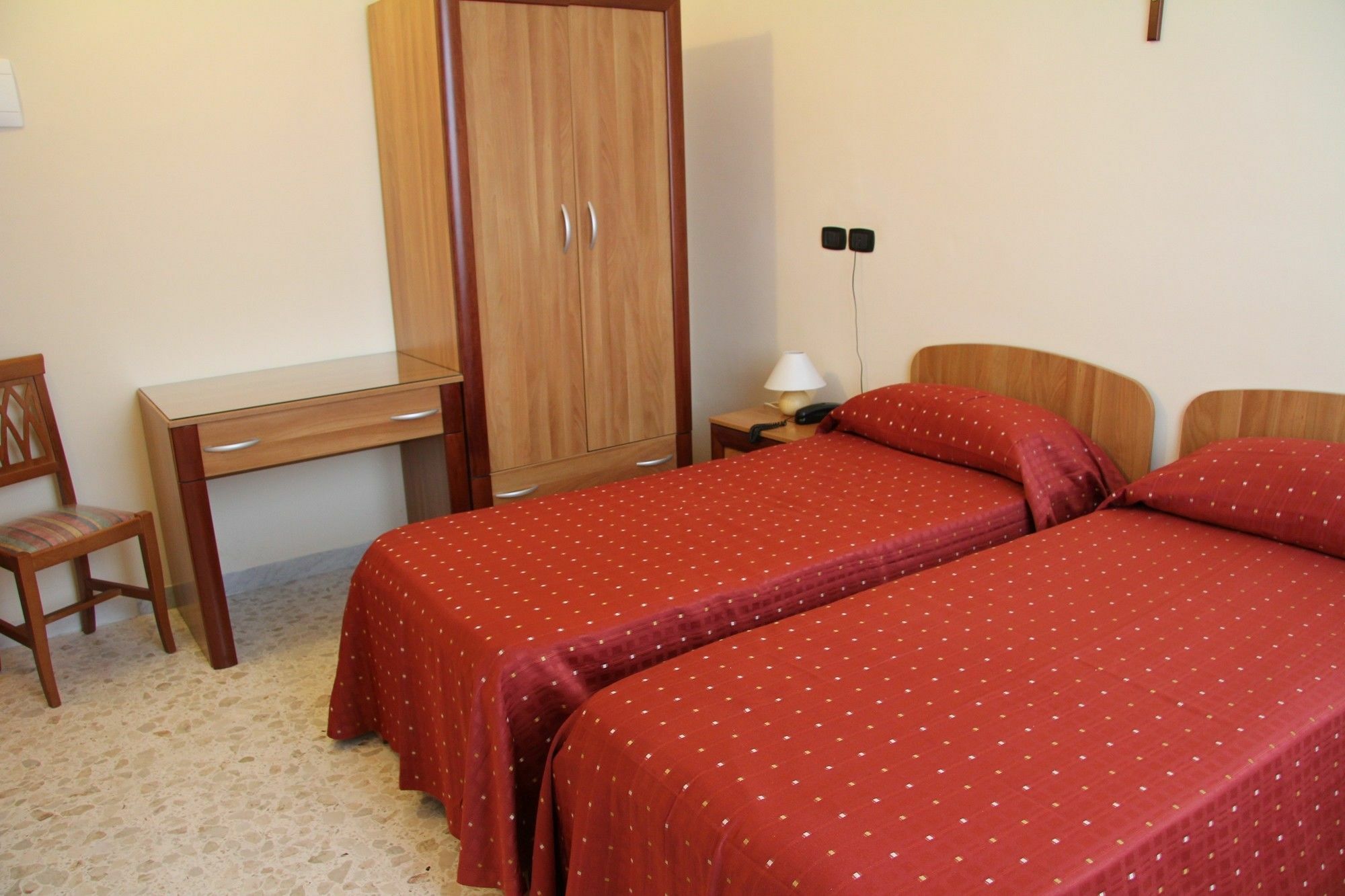 Hotel La Casa Del Pellegrino SantʼAnastasia Esterno foto